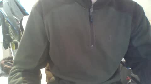 Snapshot of hunting_007 chatting on October 24, 7:43 am hunting_007 online show from October 24, 7:43 am