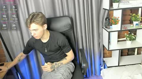 hyper_muse online show from April 23, 12:51 pm