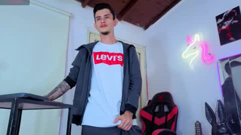 kelvis online show from March 21, 5:11 am