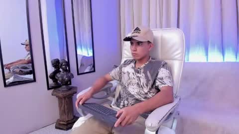 i_liam online show from April 21, 3:45 am