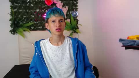 iam_lukas__ online show from October 3, 2:49 am