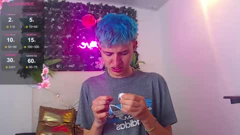 iam_lukas__ online show from October 7, 4:05 am