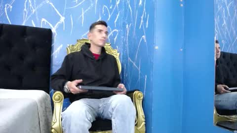 Iam Smith  online show from February 15, 7:51 am