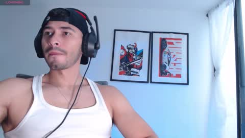  INDEPENDENT MODEL online show from November 16, 2:41 pm