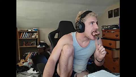 iamtommyparker online show from November 10, 8:03 pm