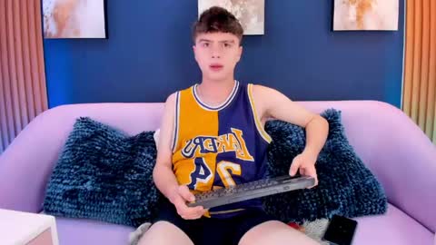 Ian  online show from April 25, 1:41 pm