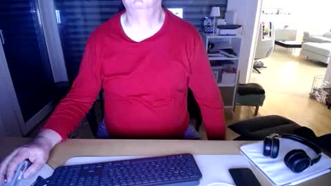 iandy12 online show from April 5, 10:39 pm