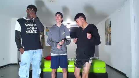 THOMAS AND DAMIAND online show from October 8, 12:42 pm