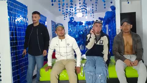 THOMAS AND DAMIAND online show from January 9, 5:11 pm