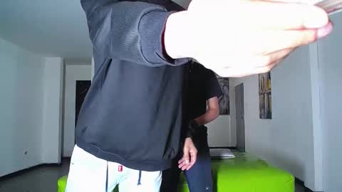 THOMAS AND DAMIAND online show from October 16, 1:08 pm