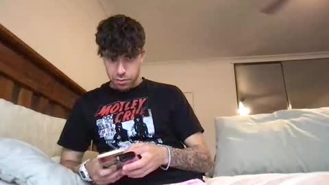 Snapshot of icyninesix chatting on March 8, 4:41 am icyninesix online show from March 8, 4:41 am