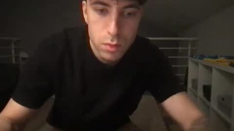 Snapshot of icyninesix chatting on December 25, 7:56 pm icyninesix online show from December 25, 7:56 pm