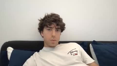 icyninesix online show from December 20, 4:30 am