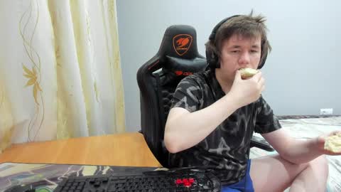 iliaskris online show from April 3, 9:55 pm