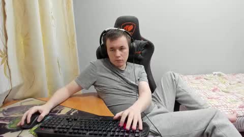 iliaskris online show from November 28, 11:06 pm