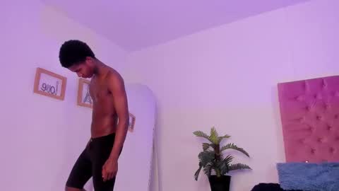 oleider dont forget your thumbs up online show from February 24, 4:24 am