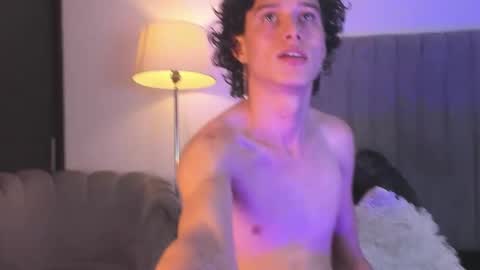 Perseo - Help me with 50 thumbs up online show from December 13, 8:48 pm