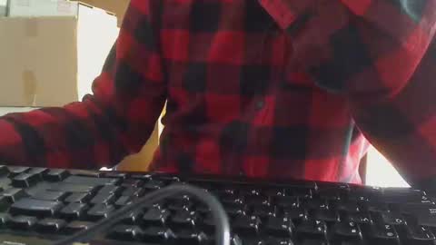Aussie Guy online show from May 4, 1:18 am