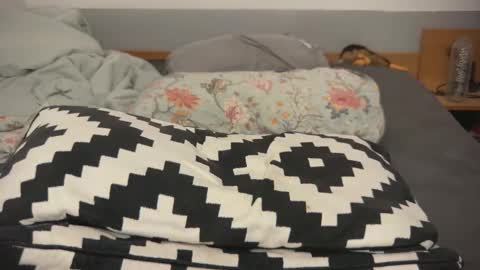 chris online show from December 25, 4:44 am