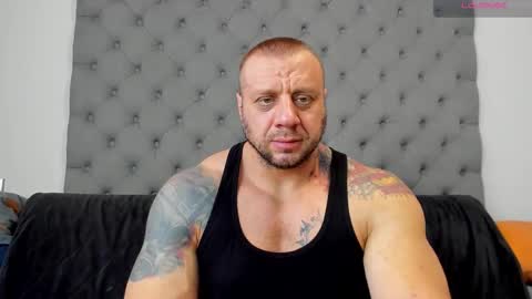 ironhulk22 online show from December 15, 10:34 am