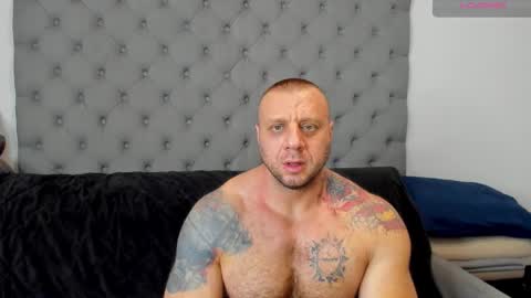 ironhulk22 online show from October 29, 11:57 am