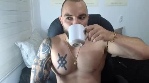 Snapshot of isaac_carter chatting on October 22, 11:14 am Isaac carter online show from October 22, 11:14 am