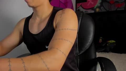 isaac_cryston online show from October 29, 9:40 pm