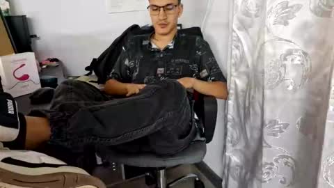 Isaac online show from October 18, 9:25 am