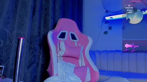 Issac online show from December 6, 7:10 am