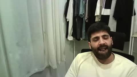 italianboybcn online show from December 5, 9:22 pm