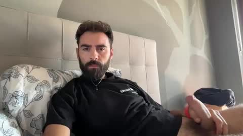 Snapshot of italianstallion_race chatting on September 16, 7:42 am italianstallion_race online show from September 16, 7:42 am