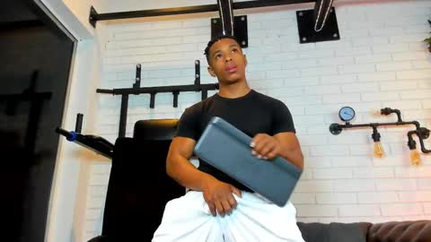 Italo Moore online show from September 30, 11:36 am