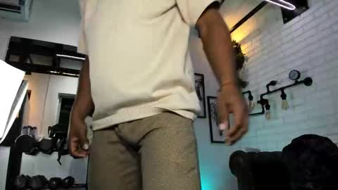 Italo Moore online show from December 19, 11:29 am