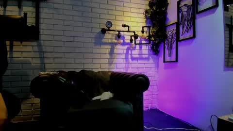 Italo Moore online show from September 10, 11:20 am