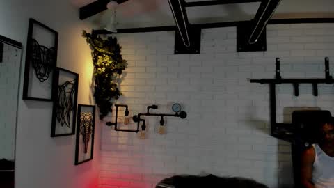 Italo Moore online show from October 10, 12:10 pm