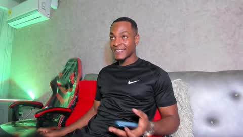 itanxfor online show from December 3, 12:44 pm