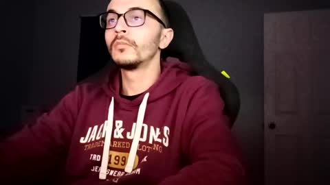 Yoursexxyguy online show from February 28, 11:01 pm