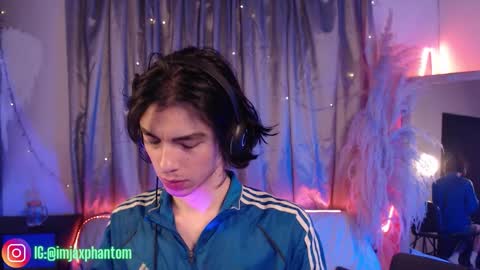 Hey im Jaxxxon check my info     online show from September 9, 9:42 am