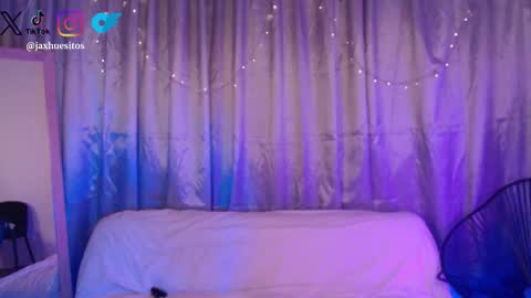 Hey im Jaxxxon check my info     online show from March 9, 2:44 pm