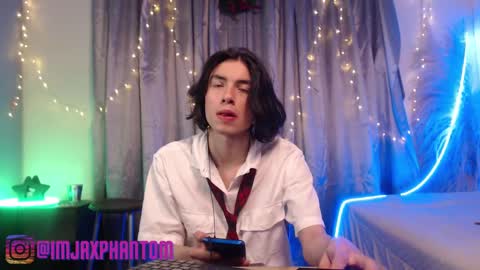 Hey im Jaxxxon check my info     online show from December 5, 8:11 am