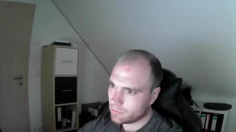 here4y online show from September 29, 12:03 pm