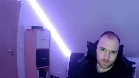 here4y online show from January 19, 7:04 pm