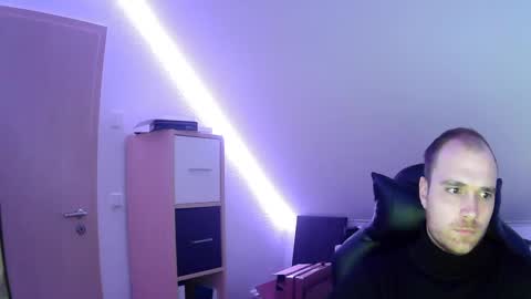 here4y online show from February 4, 6:06 pm