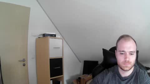 here4y online show from February 3, 10:03 am