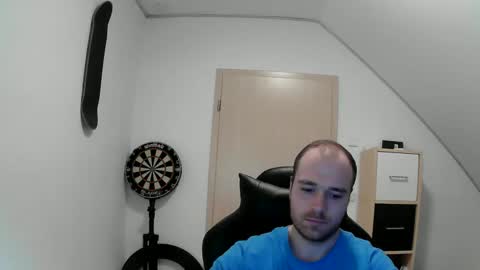 here4y online show from December 4, 10:13 am