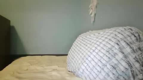 j_lion85 online show from November 23, 10:15 am