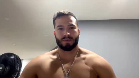 Snapshot of jackdanielsm chatting on December 20, 12:41 am jackdanielsm online show from December 20, 12:41 am