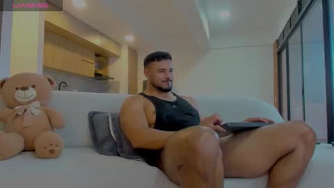 Snapshot of jackson_wayne__ chatting on October 22, 10:13 pm Jackson Wayne online show from October 22, 10:13 pm