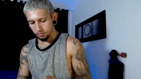 Michael Caicedo online show from February 24, 2:30 am