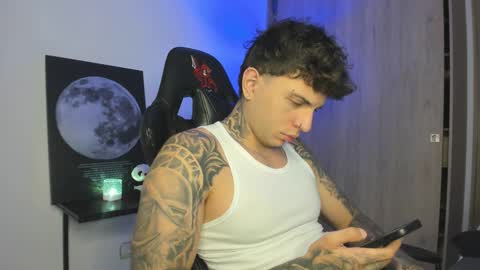 jacobb116 online show from November 18, 12:58 am